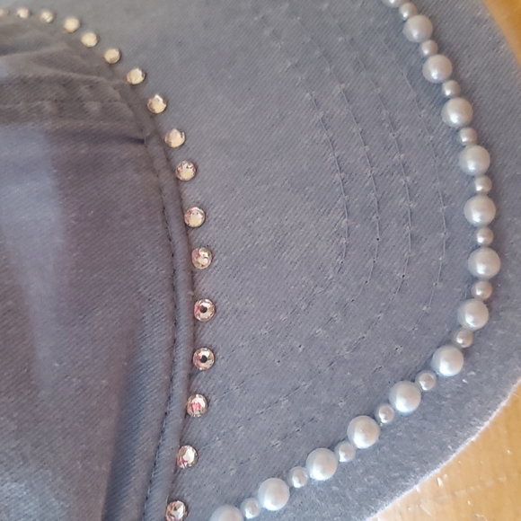 Time and Tru Women’s Cap with Rose - Picture 6 of 8